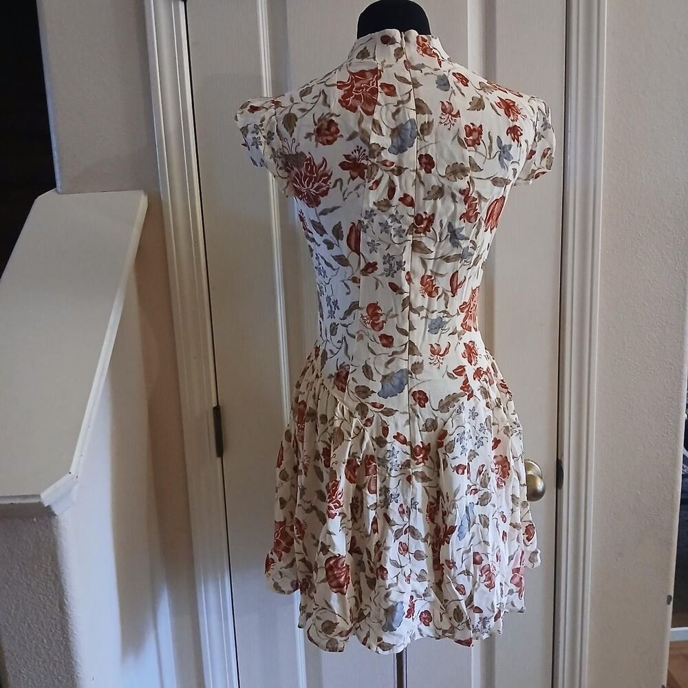 Reformation White Maven Mini Dress Floral Cap Sleeve Mock Neck Drop Waist 2 - Picture 4 of 8